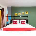 Oyo 75304 Riverside Guesthouse