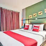 Oyo 75304 Riverside Guesthouse