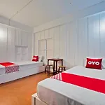 Oyo 75340 Klkl Hostel