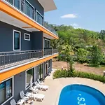 Oyo 665 Sj House Hotel