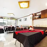Oyo 75375 Lisa Guesthouse