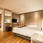 New Season Square Hotel