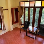 Art\'S Riverview Lodge