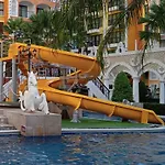 Venetian Jomtien Pool Access