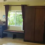 Lanta Castaway Beach Resort