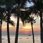 Luxurious Apartment On Jomtien Beach Road