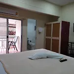 Baan Kaew Ruen Kwan