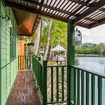 Aana Resort & Spa
