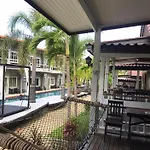 Haad Yao Bungalows