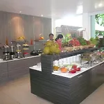 Thai Thani Pool Villa Resort