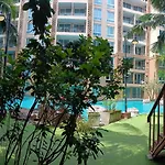 Atlantis Condo Resort By Somphong