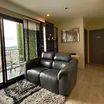 The Base Deluxe Kingsize