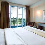 B2 Premier Hotel & Resort