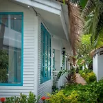 Sand Sea Beach Resort