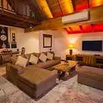 Sandalwood Luxury Villa Resort