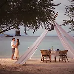 Beach Club By Haadtien