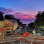 The Mud - Eco Hotel