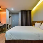 U Rip Resort Phi Phi Hotel