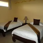 Villa Thongbura
