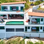 Villa Akiba