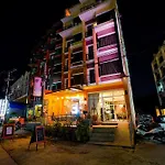 Backstage Inn