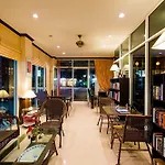 Backstage Inn