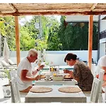 Ampha Place Hotel