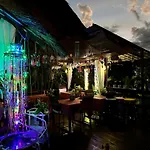 Pura Vida Pai Resort