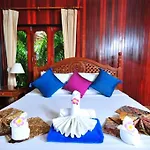 Haad Yao Bayview Hotel