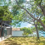 蓝星海边一线海景五卧室度假风别墅