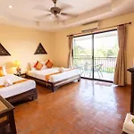 Chang Charlie Inn, Boutique