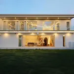 Palm Villa - Award Winning Modern Luxury & Exclusive Villa