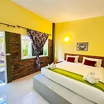 Lanta Baan Nok Resort