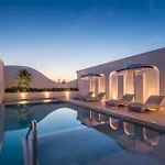 Sleep Whale Hotel