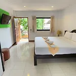 Panupong Hotel