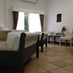 Yj Hotel