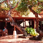 Harry\'S Bungalows