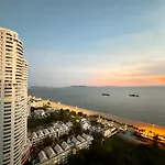Lumpini Park Beach Jomtien Pattaya Seaview Room