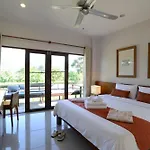 Yoma Hotel, Pai