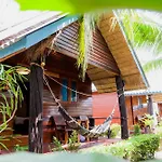 Lanta New Coconut Bungalow