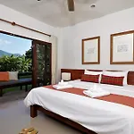 Yoma Hotel, Pai