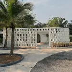 Meet Boutique Resort