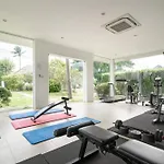 Beachfront Villa Baan Rim Haad 3Br