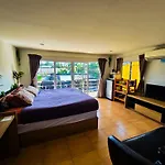 Ink And Travel I Central Stay