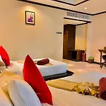 Kanok Buri Resort