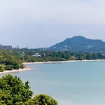 Beachside Villa - Vespa - 3 Bdr Villa Plus 1 Bdr Apartment At Sunset Cove Bay With Sea And Mountain Views, 100 Meters To The Swimming Beach