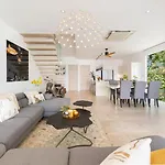 Beachside Villa - Vespa - 3 Bdr Villa Plus 1 Bdr Apartment At Sunset Cove Bay With Sea And Mountain Views, 100 Meters To The Swimming Beach