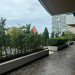 Jomtien Beachfront Apartment