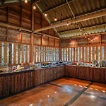 Aana Resort & Spa
