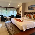 Royal Phawadee Village Patong - 2 Minutes Walk To The Beach